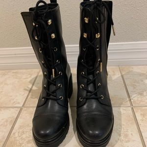 Micheal kors  boots size 6